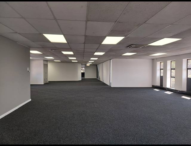 399M² OFFICE TO LET IN HURLINGHAM